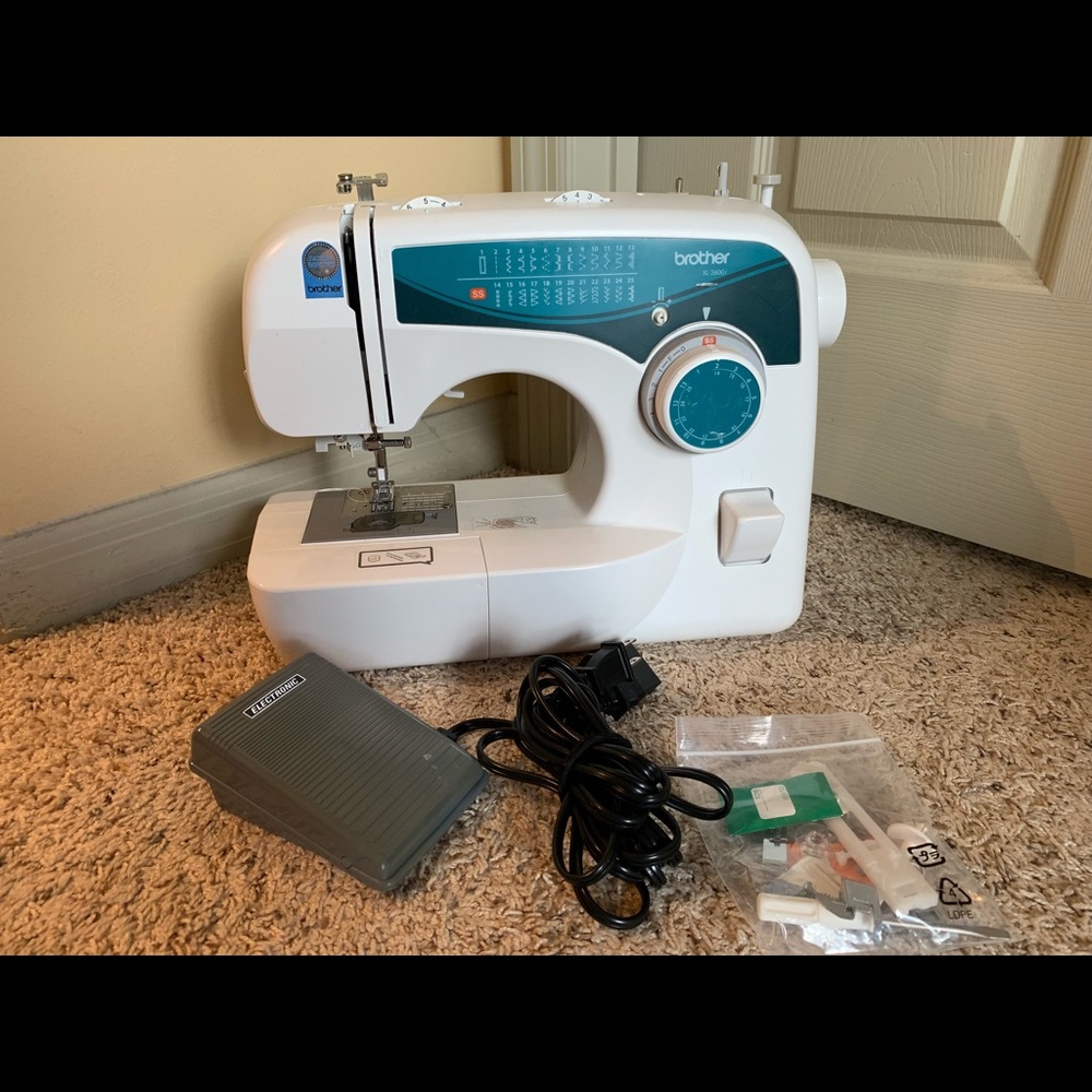 Brother Sewing and Quilting Machine, CS6000i